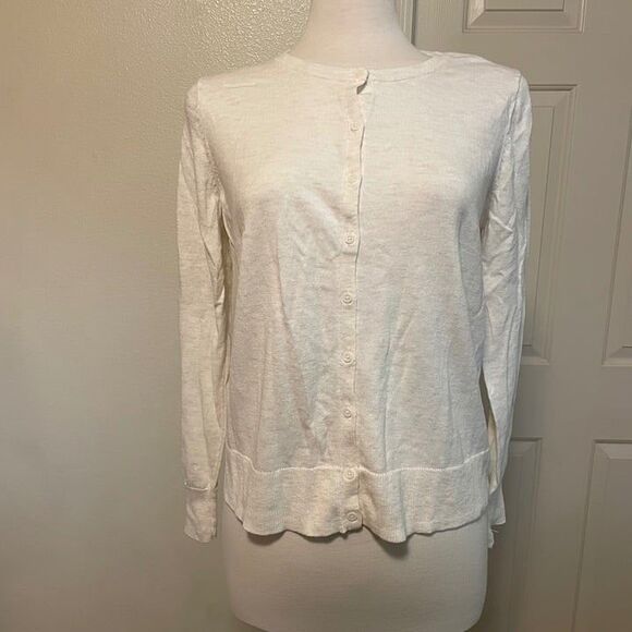Old Navy Size Large Long Sleeve Sweater - Comfortable & Stylish Winter Wear - Picture 1 of 5